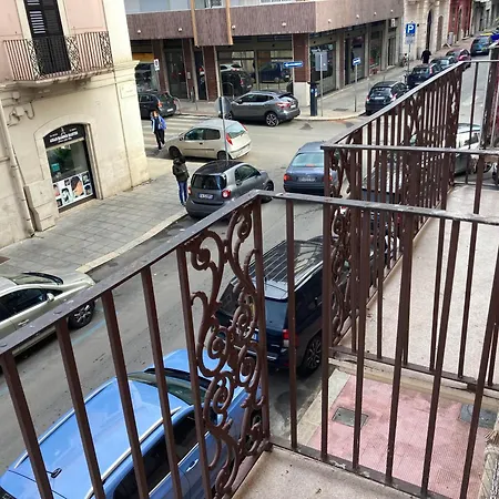 アパート Aurora バーリ